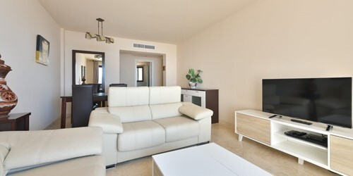 2 Bedroom Apartment Sea View