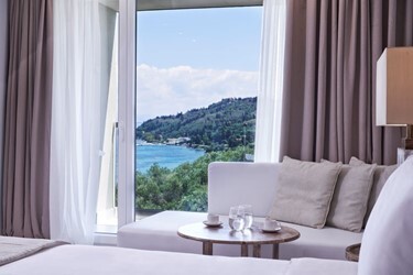 Double Room Superior with Side Sea View