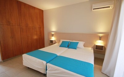 One Bedroom Apartment Inland View