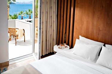 Standard Superior Sea View