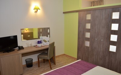 FM Family Room 4