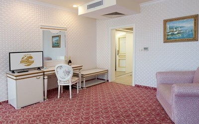 SUI Junior Suite
