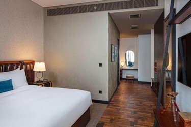 FOUR BEDRM APARTMENT W/ VW 