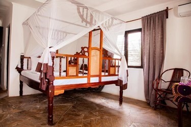 Bungalow Room