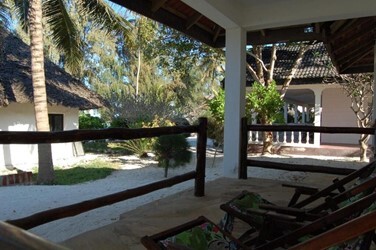 Bungalow Room