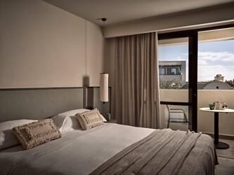 Aterre Retreat with Terrace or Balcony