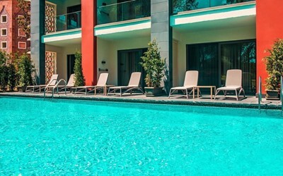Deluxe Standard Swim Up Room