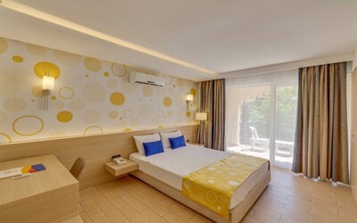 Family Room Land View