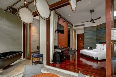Private Pool Suite