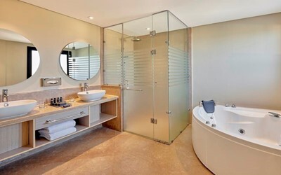 Signature Suite - Adults Only +16