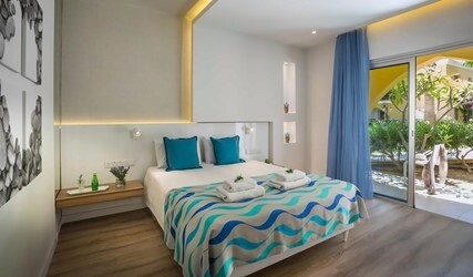Superior One-Bedroom Suite with Garden View