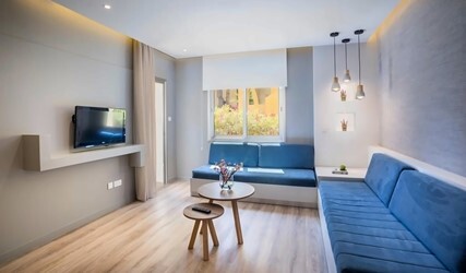 Superior One-Bedroom Suite with Garden View