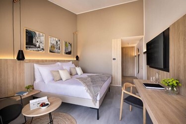 Superior Twin/Double Room with Balcony or Terrace Park View