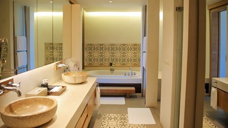 2-Bedroom Family Suite Ocean View