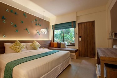 Deluxe Oasis Room