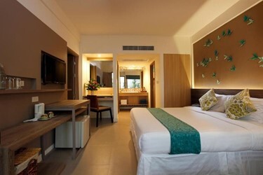 Deluxe Oasis Room