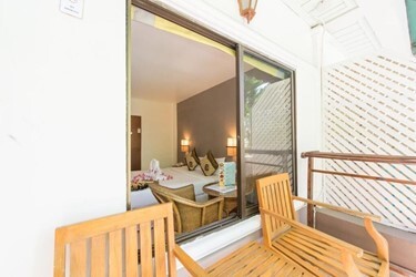 Deluxe Oasis Room