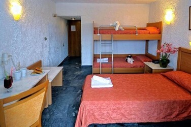 Family Room Garden View A/C