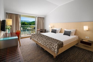 Superior Twin/Double Room with Balcony Sea Side View