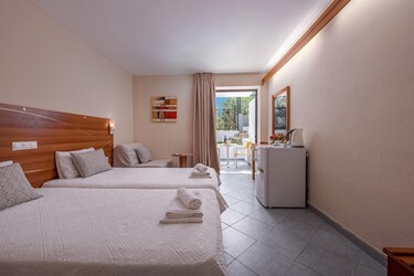 Double Room Economy
