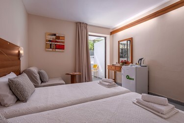 Double Room Economy