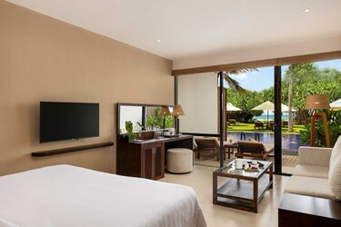 Surf Pool Room