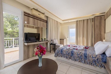 Superior Room Side Sea View