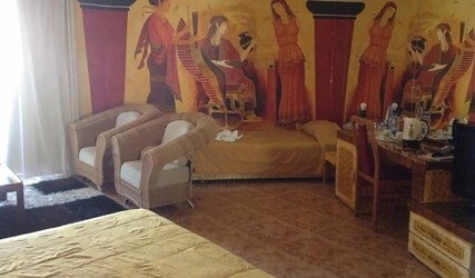 Family Room (2 Adults + 2 Children)