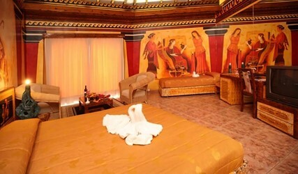 Family Room (2 Adults + 2 Children)