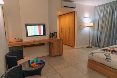 Privilege Garden Room