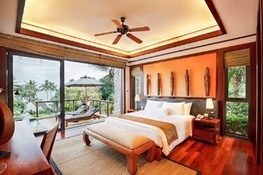 1-Bedroom Pool Suite