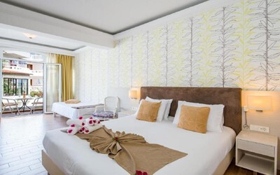  Double Room Side Sea View