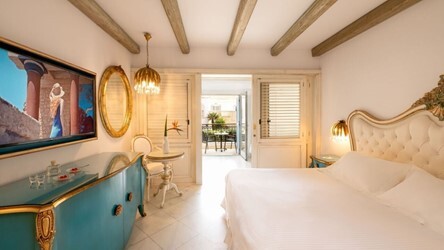 Family Room Garden View