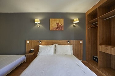  Family room with balcony