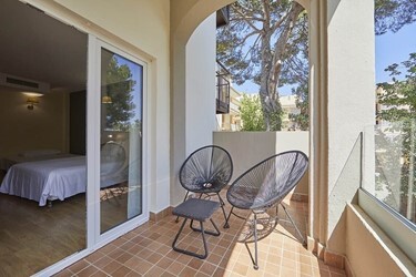  Family room with balcony