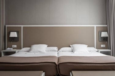 Suite 2/4 Pax Junior Standard