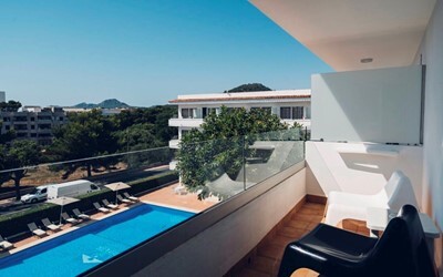 DBL Pool View Superior