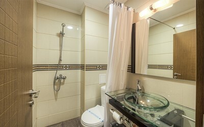 Suite 1 Bedroom