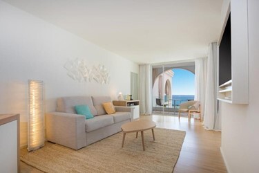Priority Location Suite Sea View