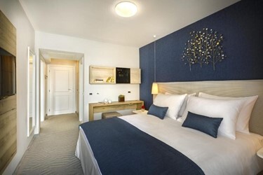 Double rooms with seaside balcony