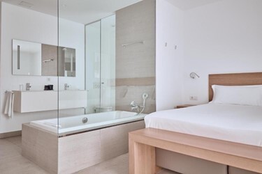 Serenity bliss 2 bedroom suite side sea view 