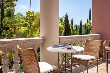 Deluxe Terrace Room