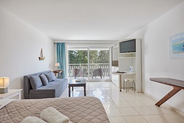 Junior Suite With Garden View