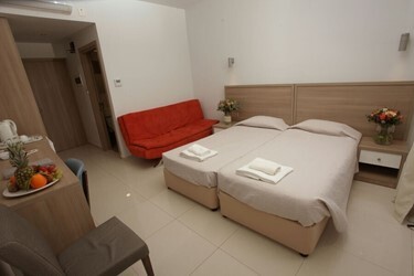 Deluxe Family Room Inland View