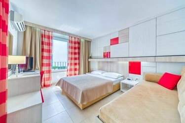 Dbl Balcony