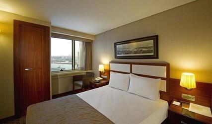 Double or Twin Room with Sea View