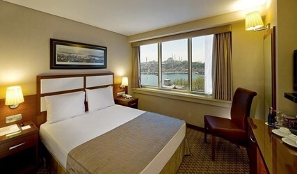 Double or Twin Room with Sea View