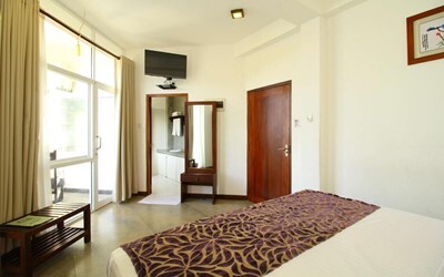 Deluxe Side Sea View & Balcony