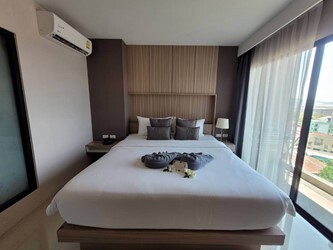 Grand Deluxe Sunset View Room