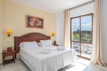 1 Bedroom Apartment with balcony